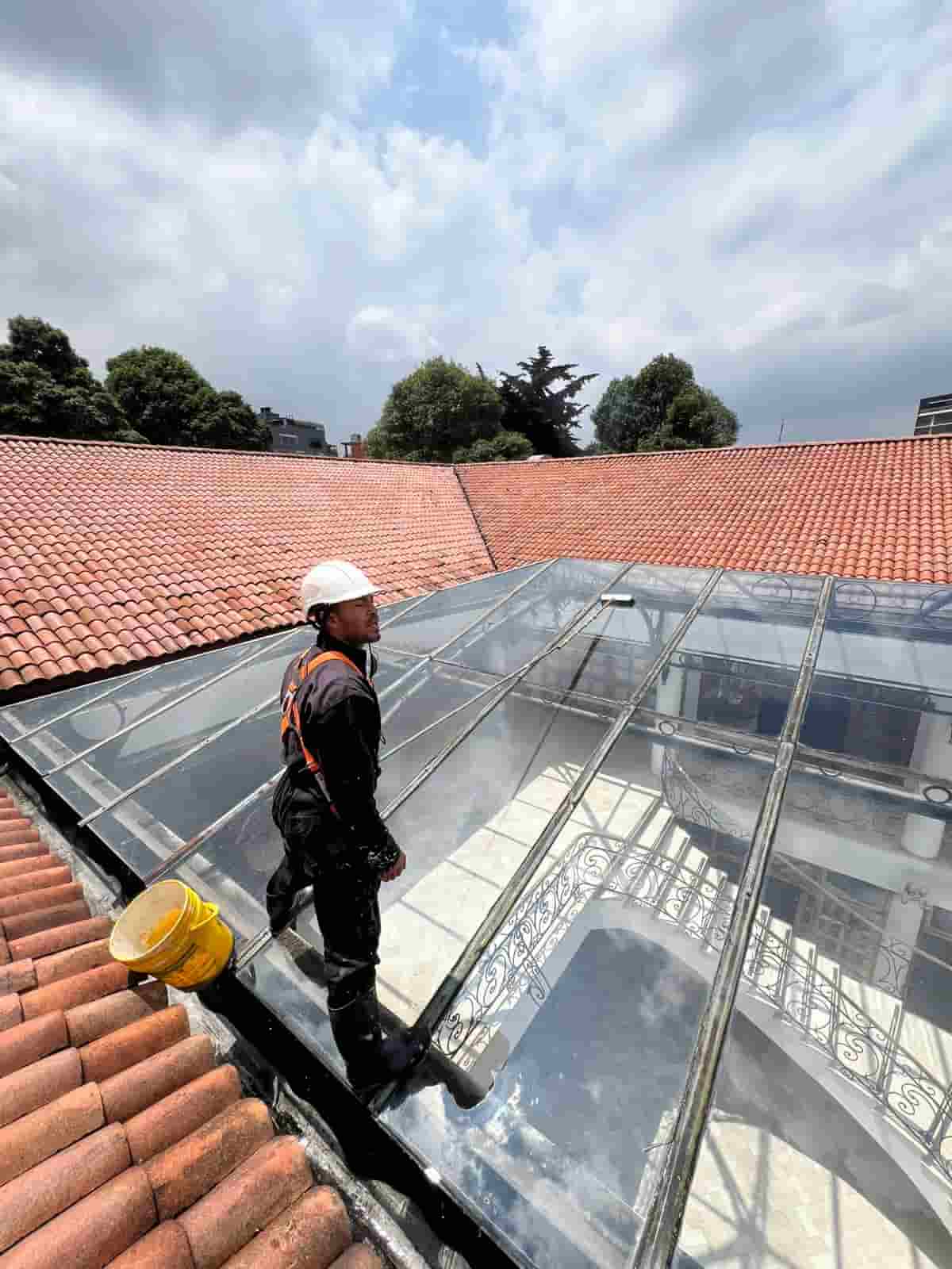 Limpieza de ventanas en altura